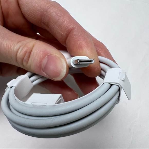 Brand New Never Used - Apple Charger Cord from USB-C to Lightning Port - Picture 4 of 5